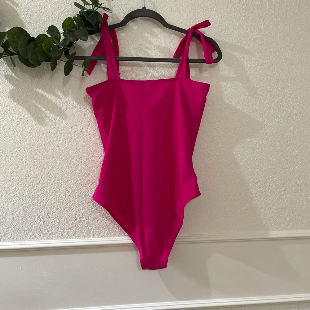 Hot pink strap tie one piece swimsuit - Picture 4 of 5